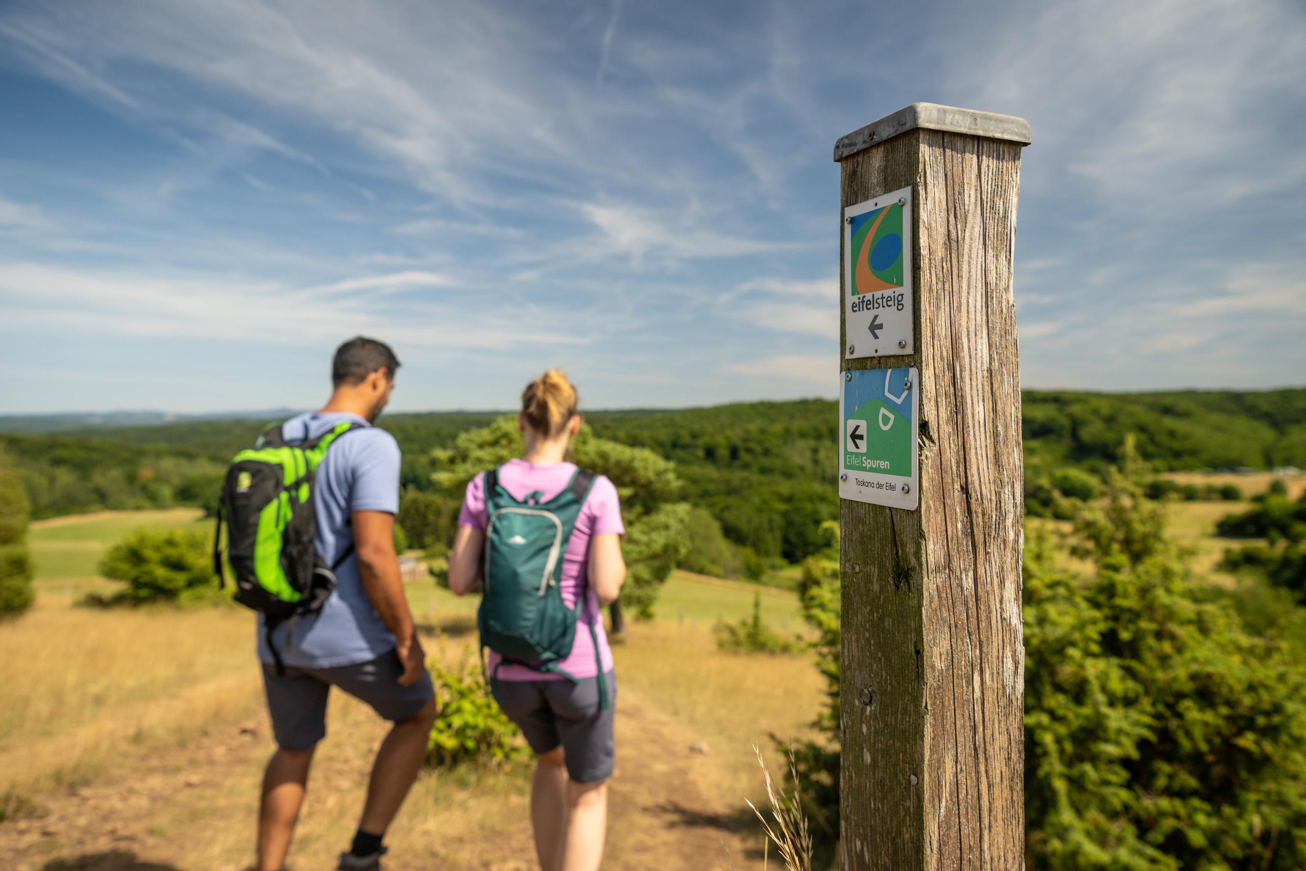 Wanderung Kalvarienberg Alendorf • Römerkanal
